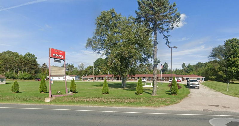Red Arrow Motel - Street View (newer photo)
